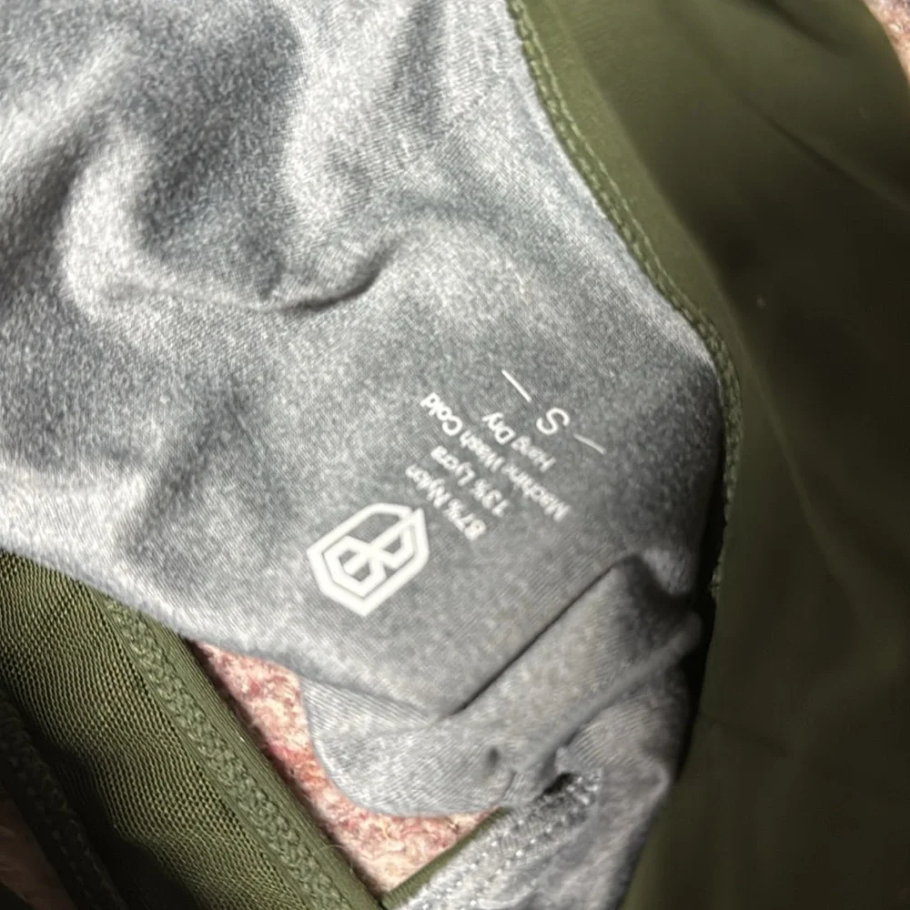 Born primitive sports bra. Size small. Worn once. - Picture 3 of 3